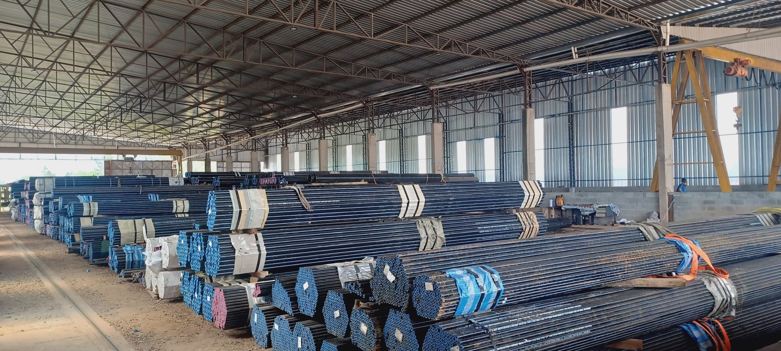 distribuidora de tubos de aço carbono
